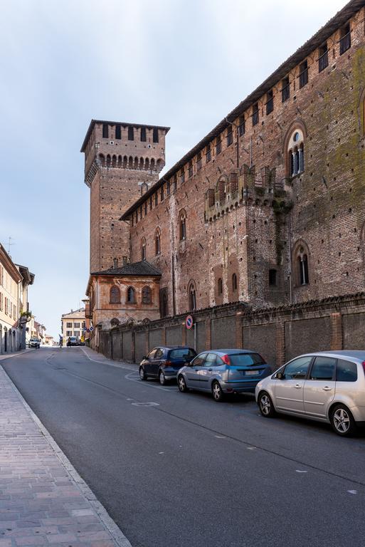 Al Castello Di Leonardo Hotel Sant'Angelo Lodigiano Bagian luar foto